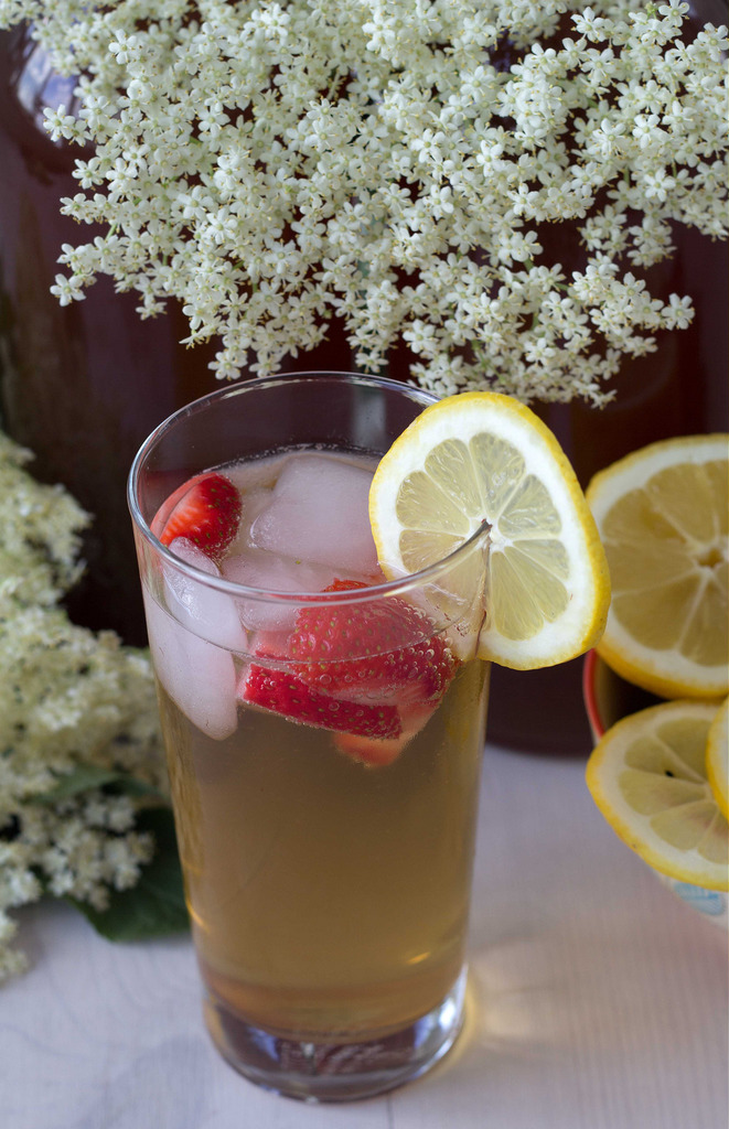 Recipe for Homemade Elderflower Juice 