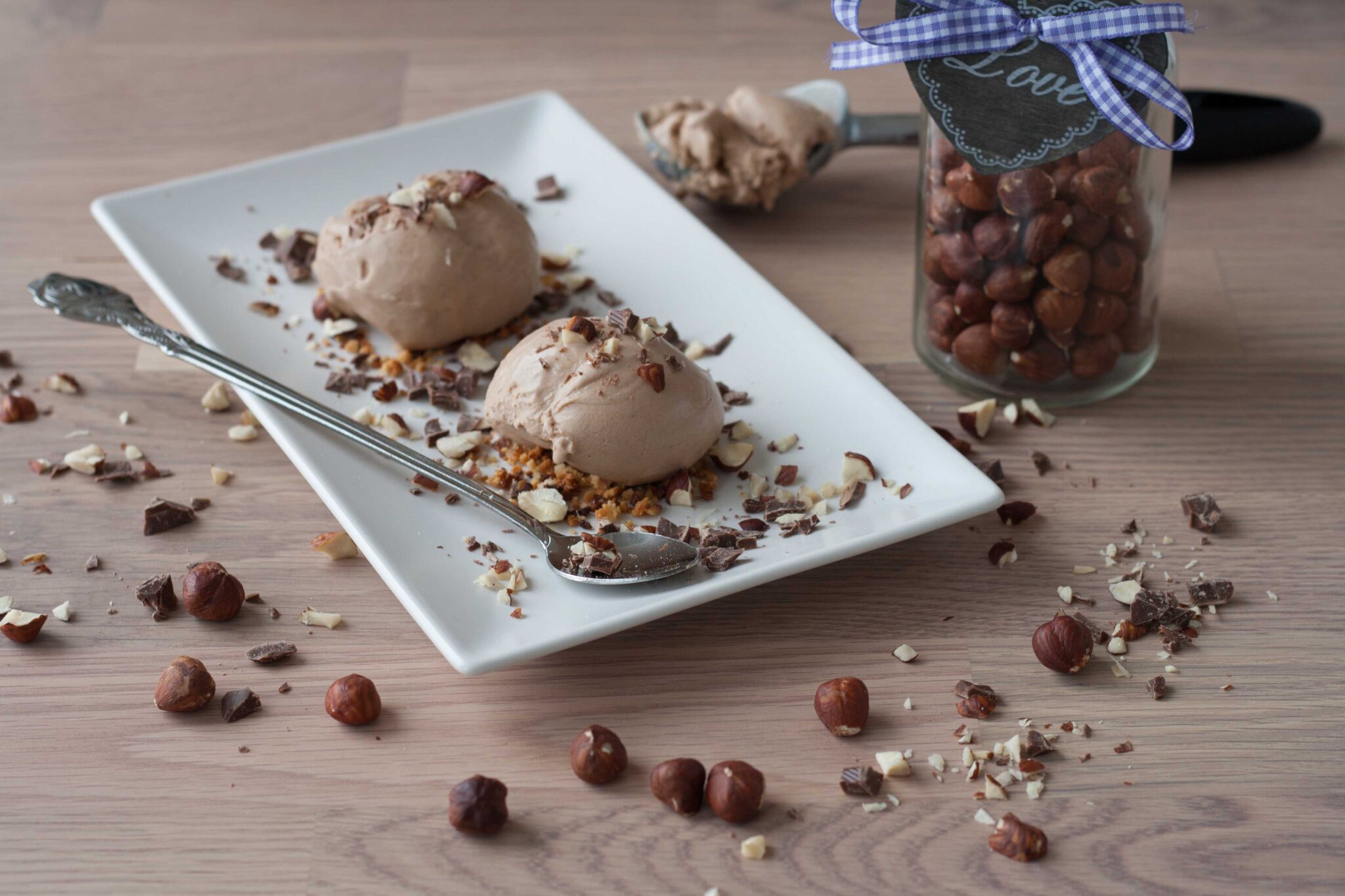 Recipe for Creamy Hazelnut Ice Cream with Chocolate - The BEST recipe!