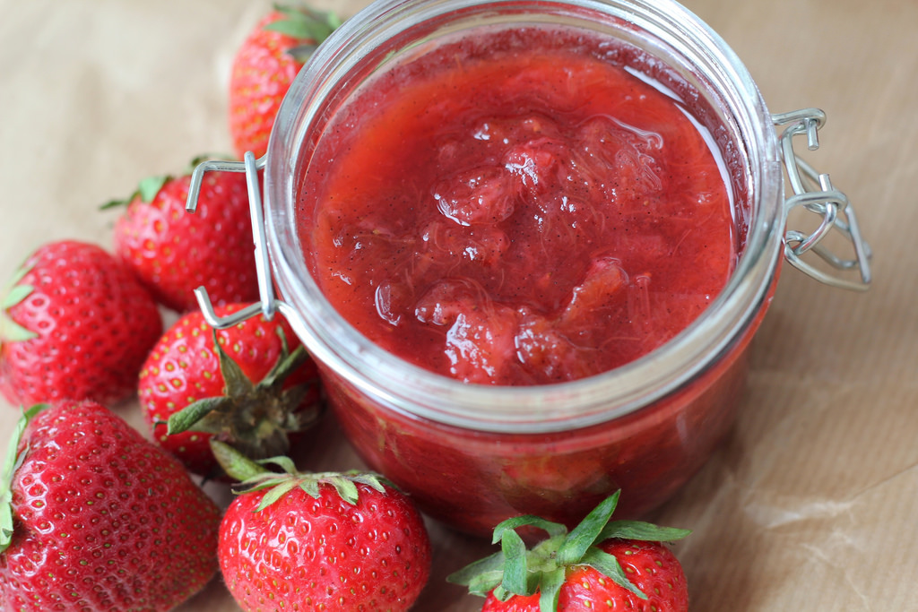 Recipe for Homemade Strawberry and Rhubarb Jam