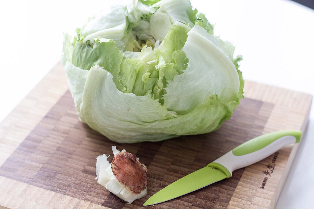 Guia Como Fazer: Clean and Cut Iceberg Lettuce the Fast Way