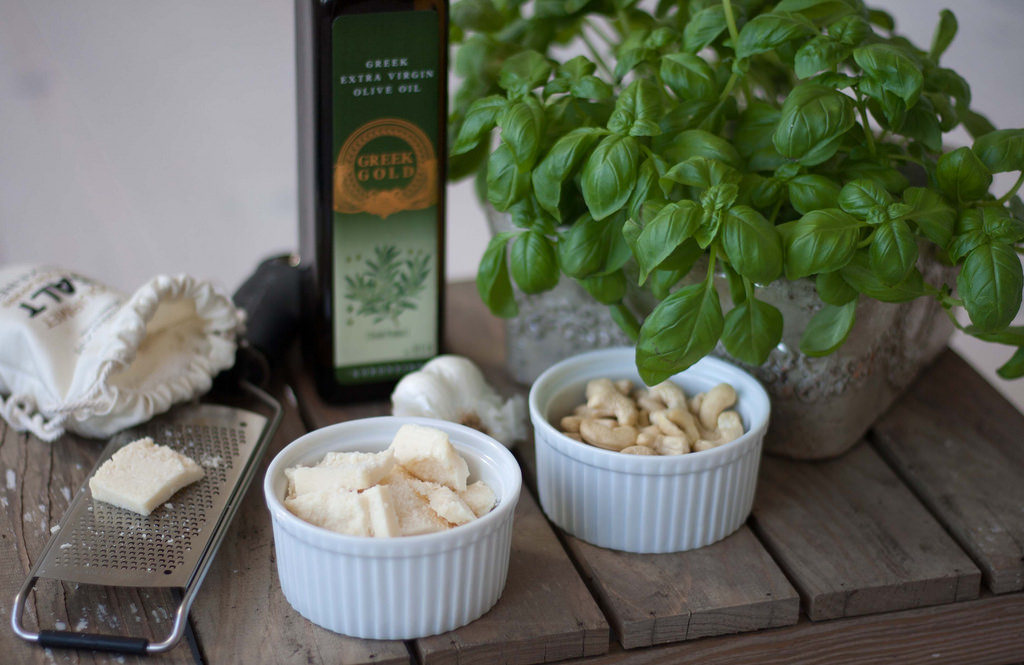 Recipe for Basil Pesto with Cashew Nuts