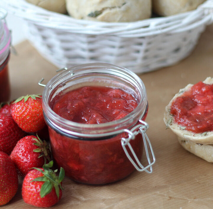Recipe for Danish Strawberry and Rhubarb Jam