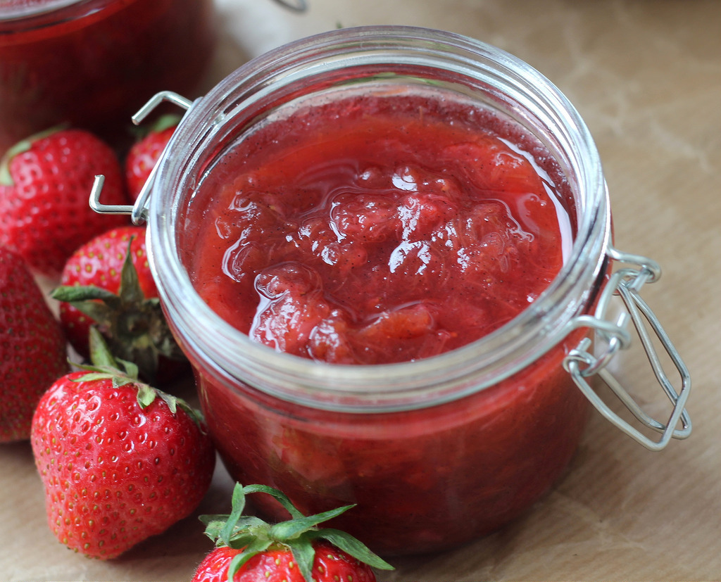 Recipe for Homemade Strawberry and Rhubarb Jam