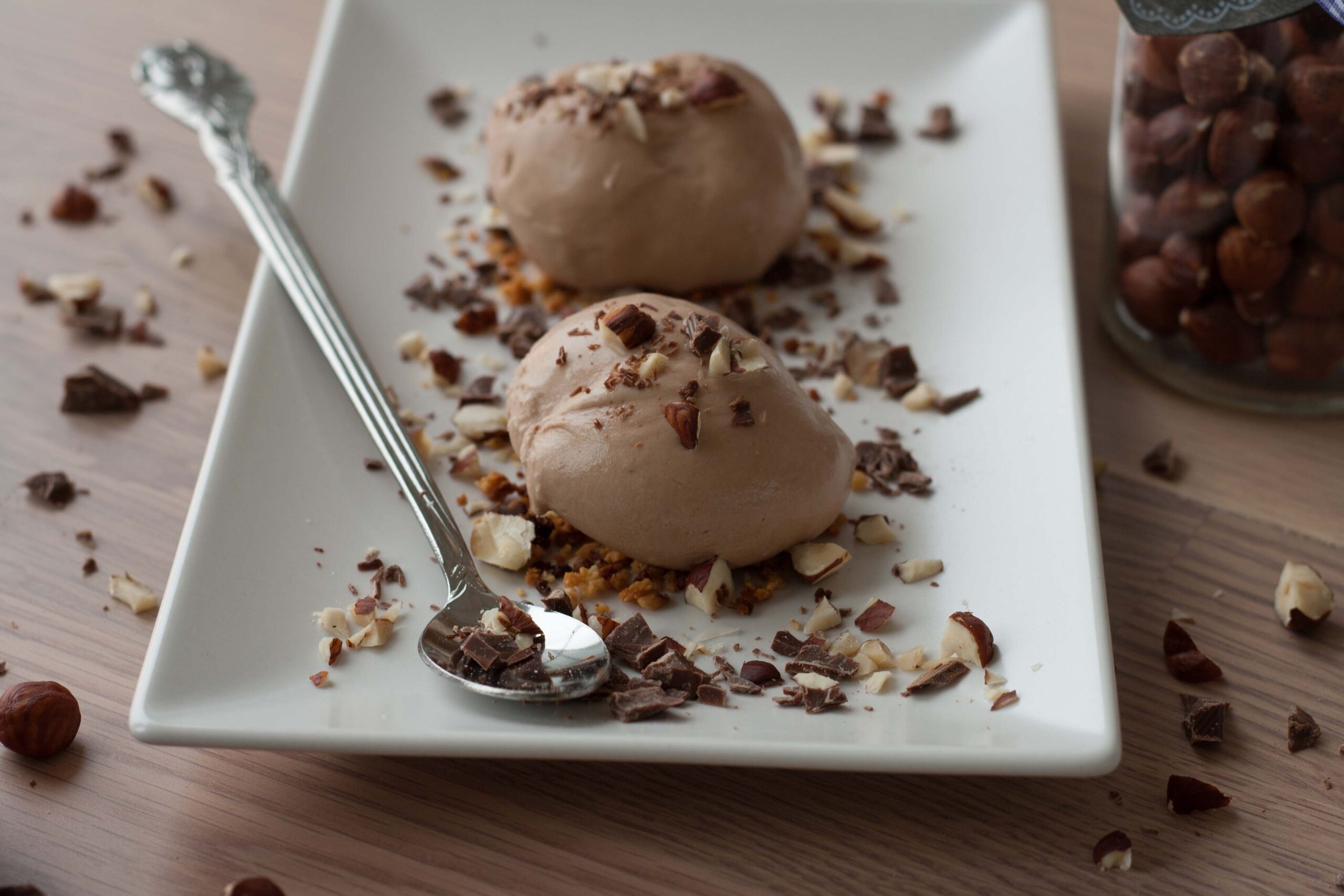 Recipe for Creamy Hazelnut Ice Cream with Chocolate - The BEST recipe!