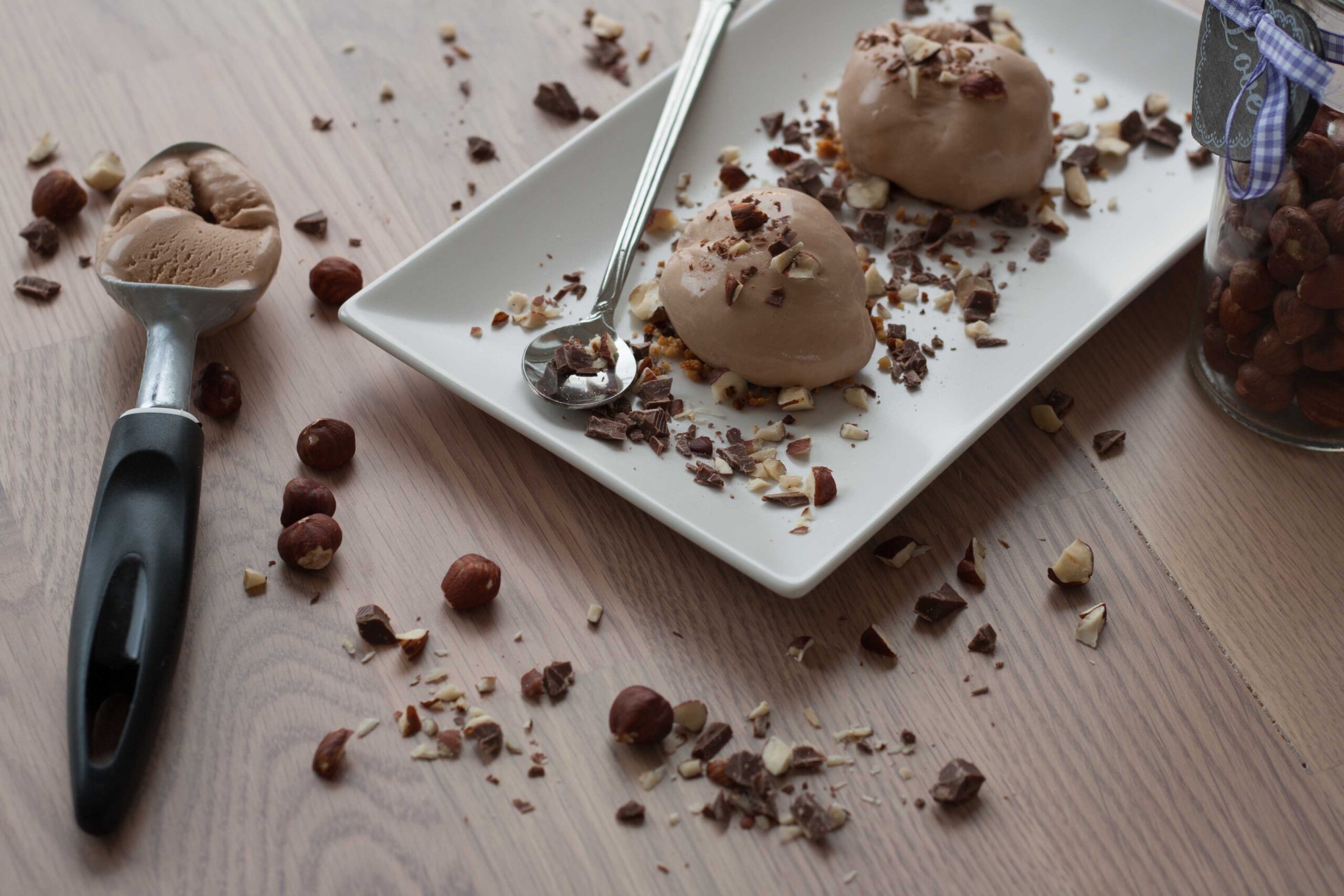 Recipe for Creamy Hazelnut Ice Cream with Chocolate - The BEST recipe!