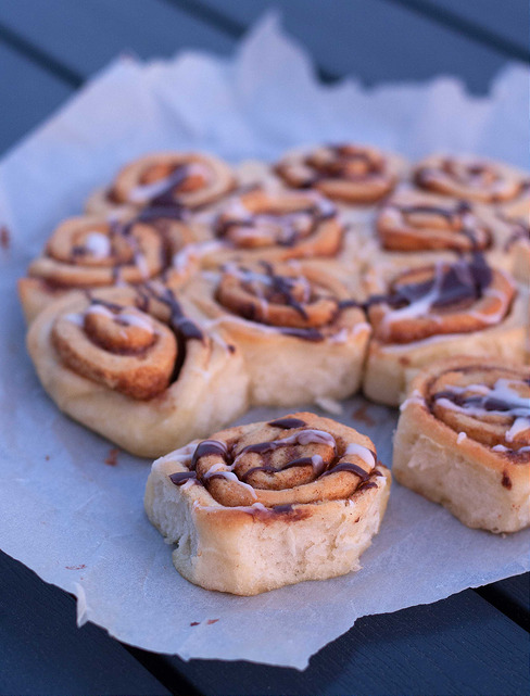 Recipe for homemade Cinnamon buns (rolls) - with no dry edges!