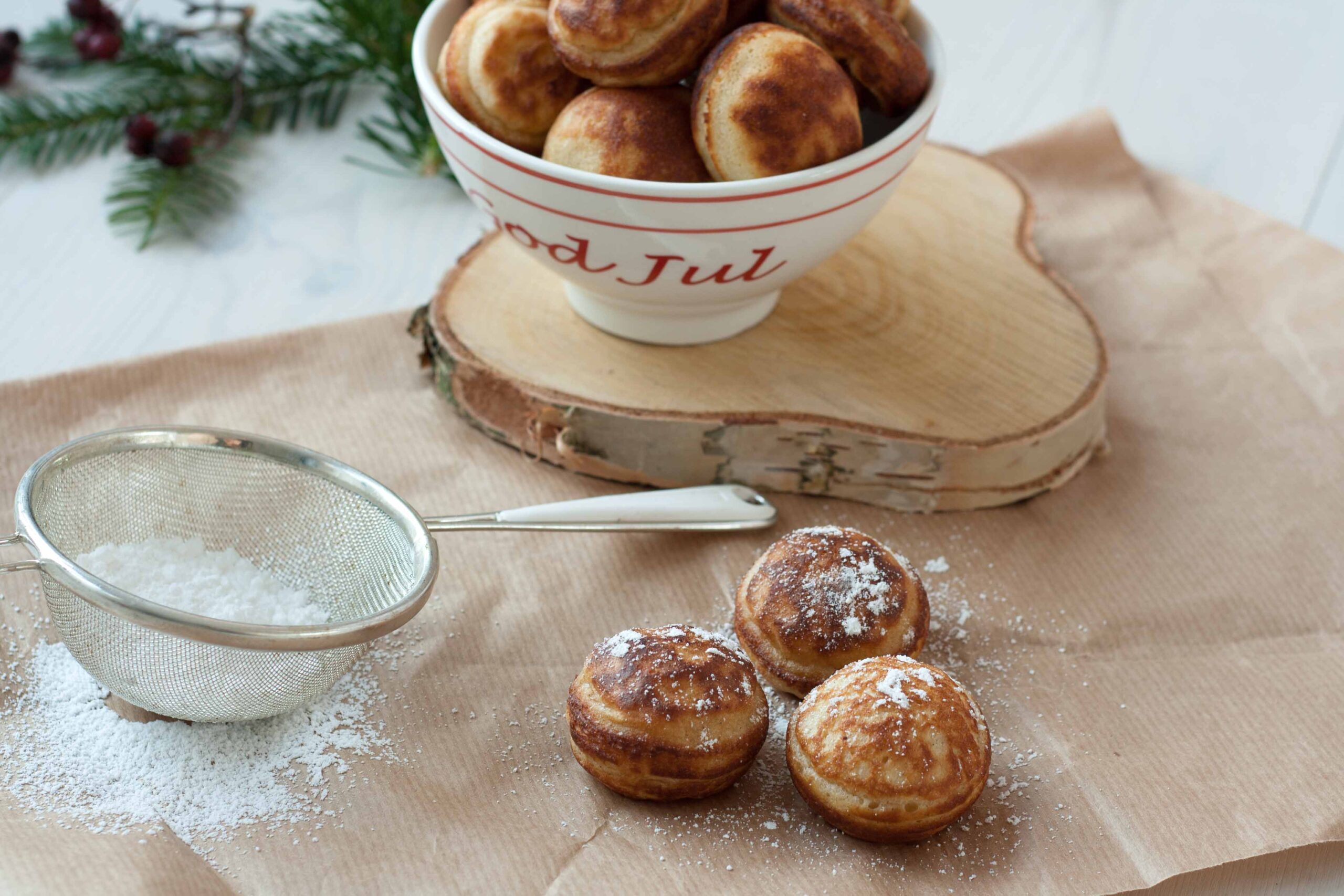 Commercial CHEF Cast Iron Danish Aebleskiver Pan, Preseasoned Cast Iron  Cookware for Pancake Puffs, Makes 7 Pancake Balls