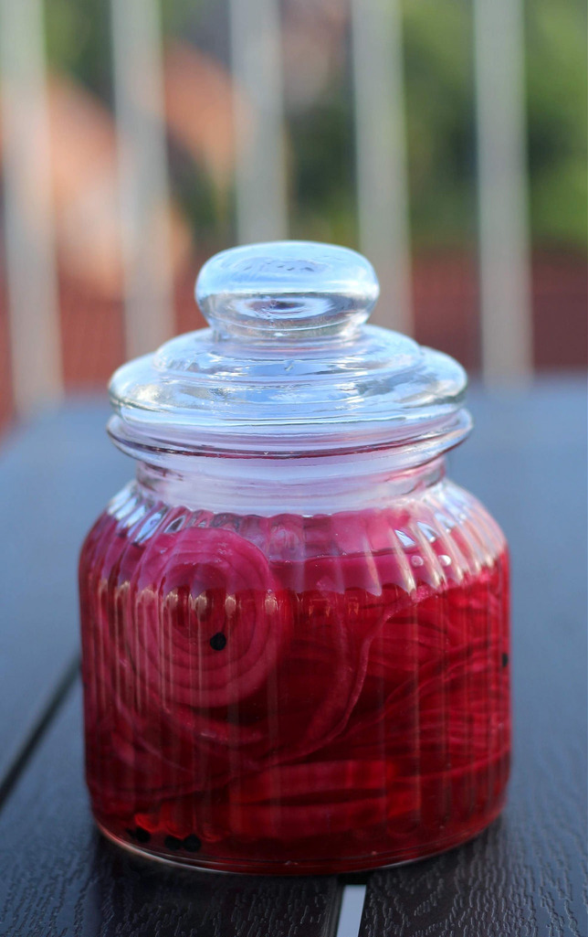 Homemade Pickled Red Onions