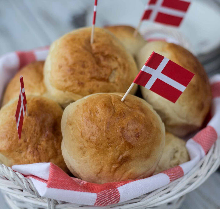 Recipe for Danish Birthday Buns (Fødselsdagsboller)