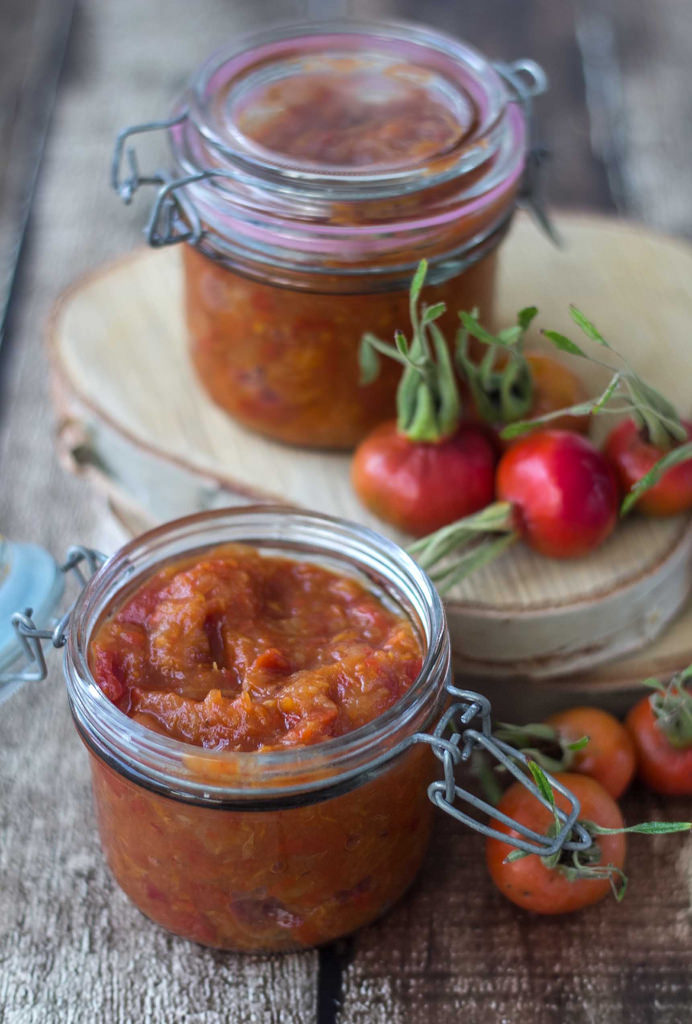 Recipe for Nordic Rose Hip Jam with Apples