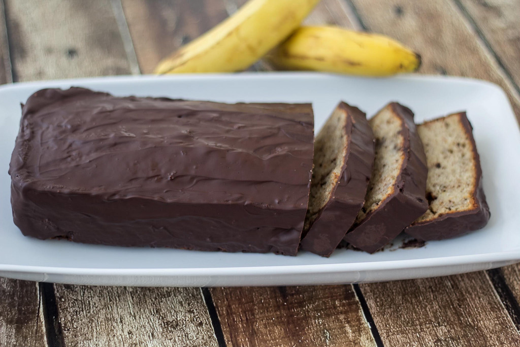 Recipe for Danish Banana Cake with Chocolate