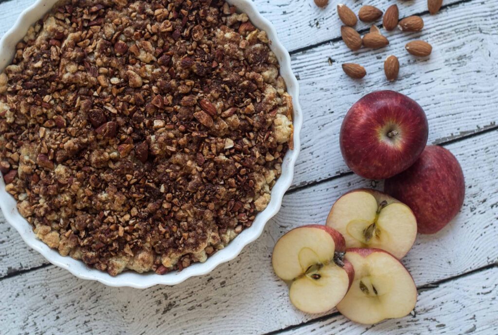 Recipe for super easy Cinnamon Crumble Apple Pie