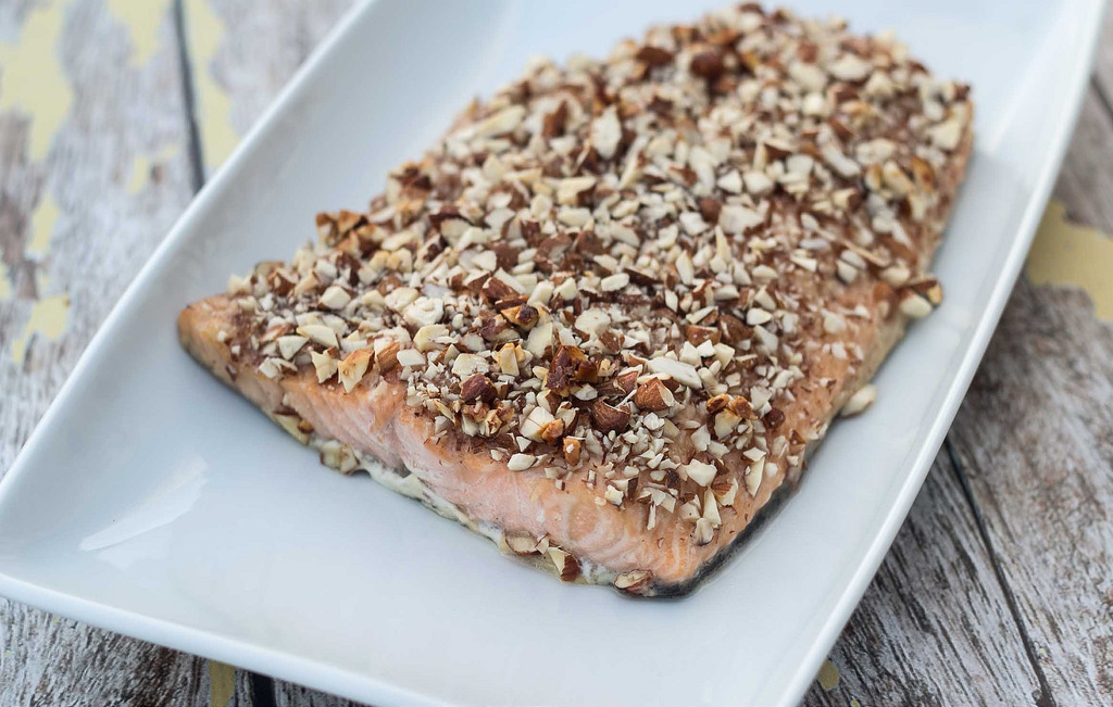Recipe for Nordic Baked Salmon with Honey and Almonds