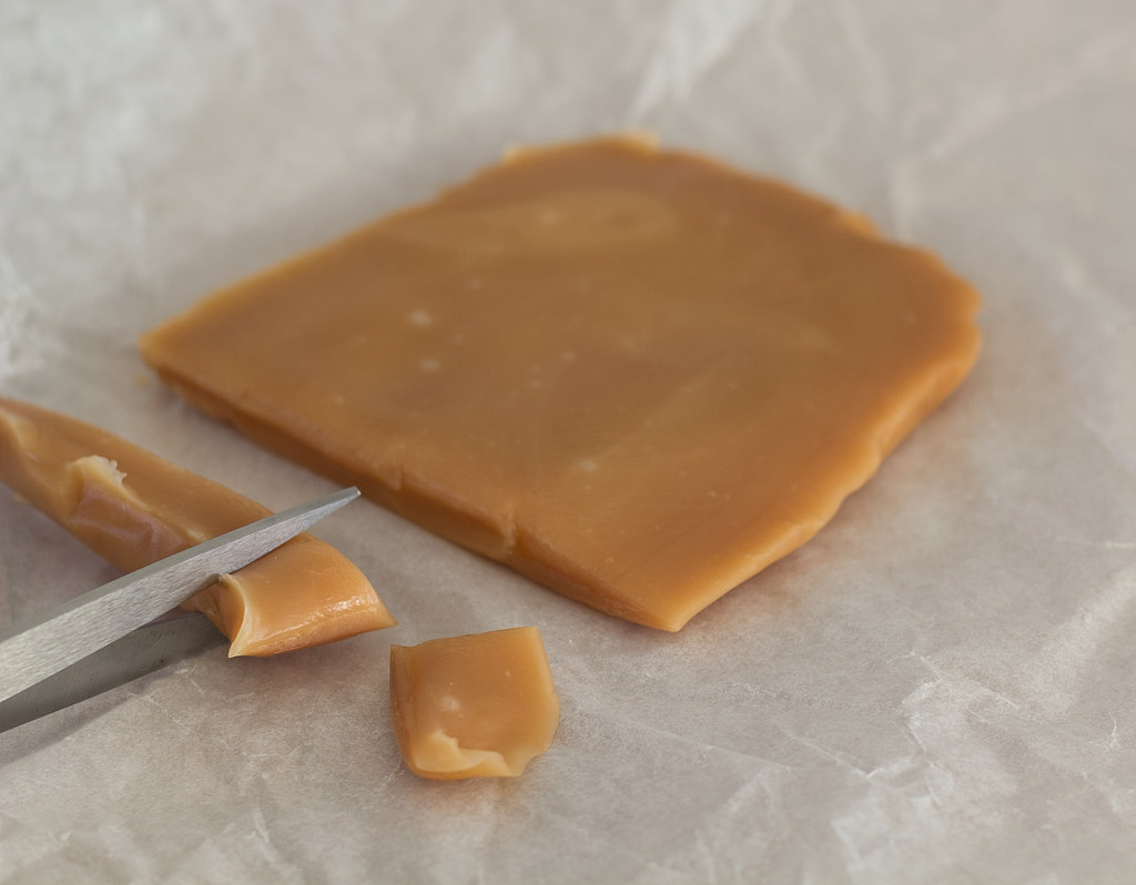 Super Easy Microwave Caramels - 10 minutes