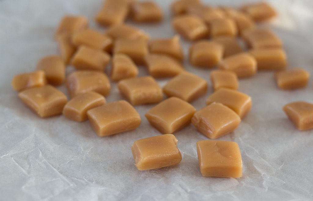 Super Easy Microwave Caramels - 10 minutes
