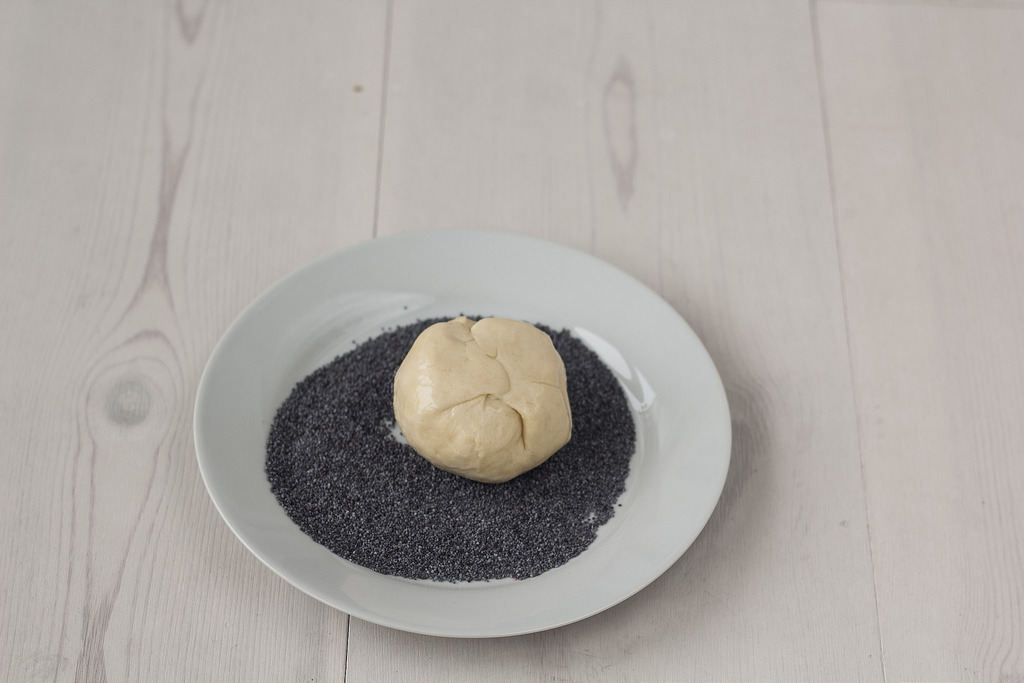 Recipe for Homemade Danish Breakfast Buns (Rundstykker)