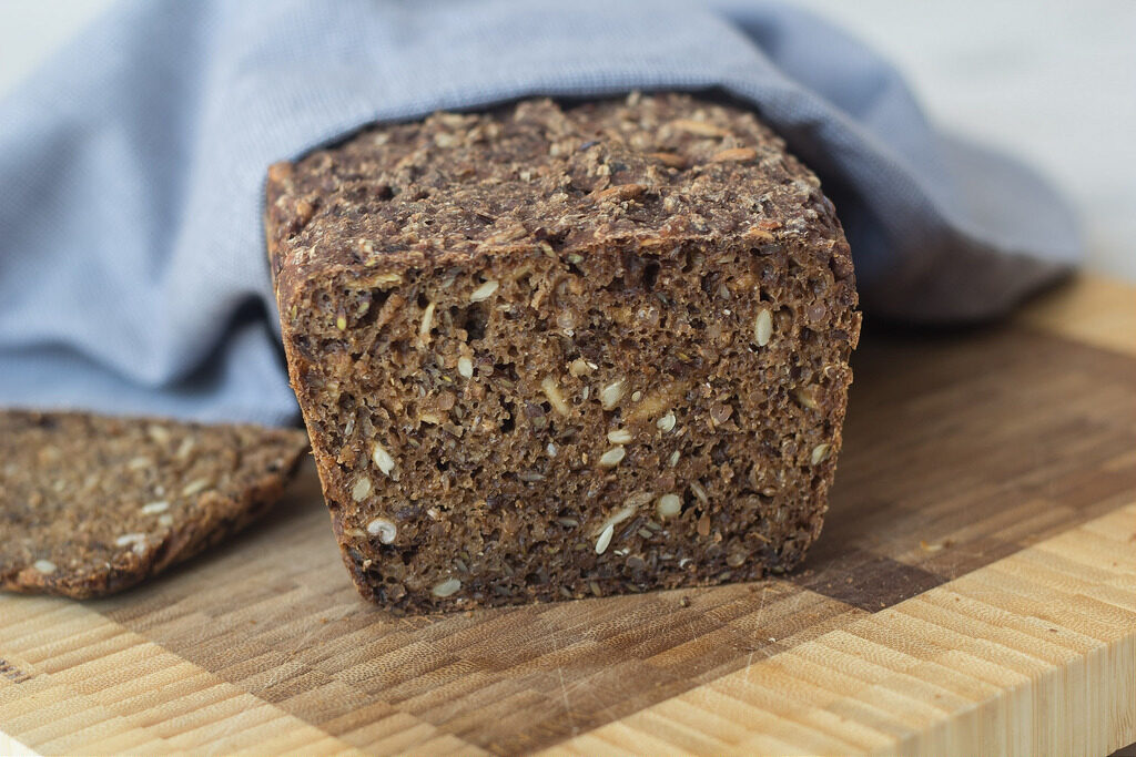 Recipe for homemade Danish rye bread