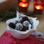 Recipe for Danish Cocoa Oat Balls (havregrynskugler)