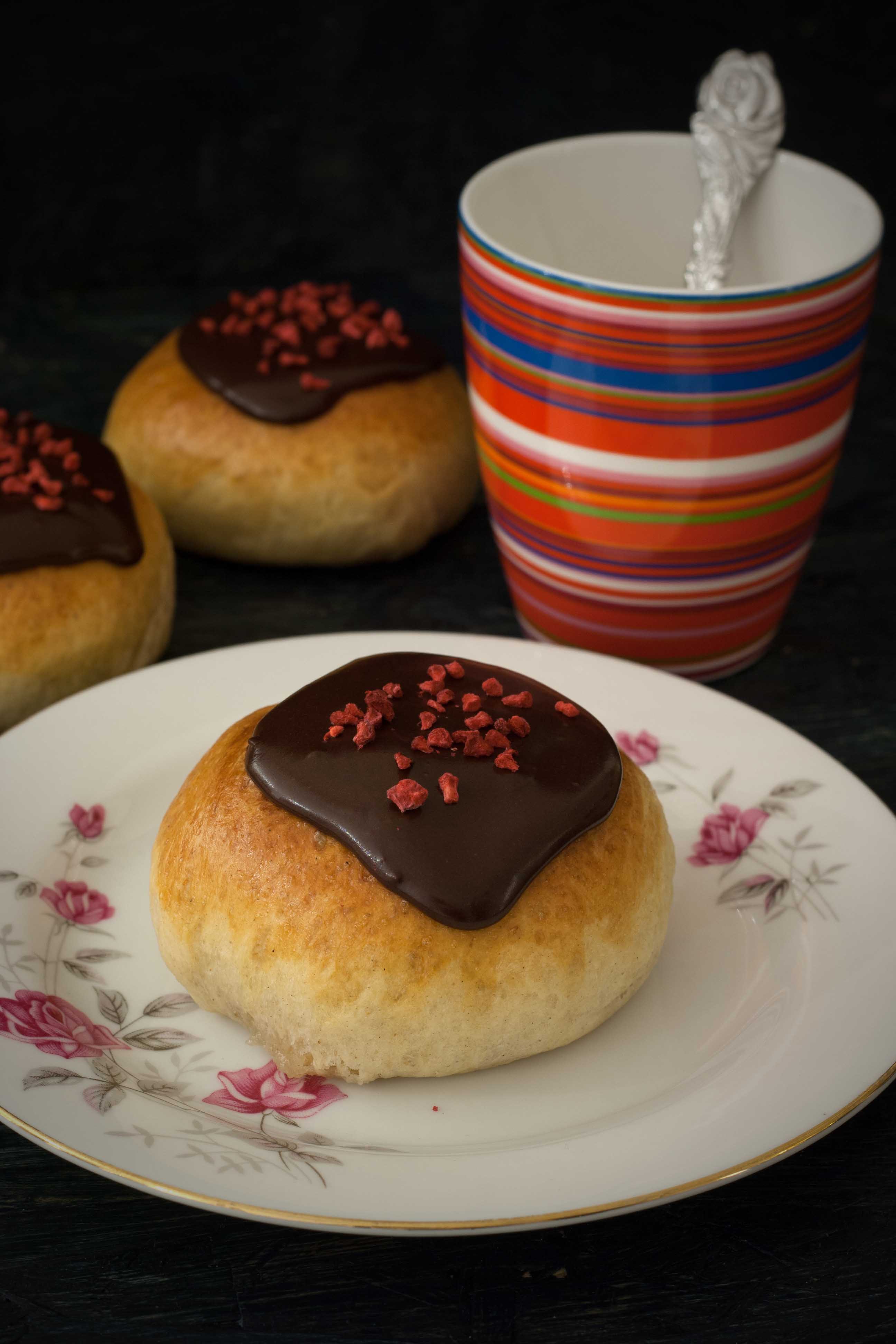 Recipe for homemade Danish Fastelavnsboller