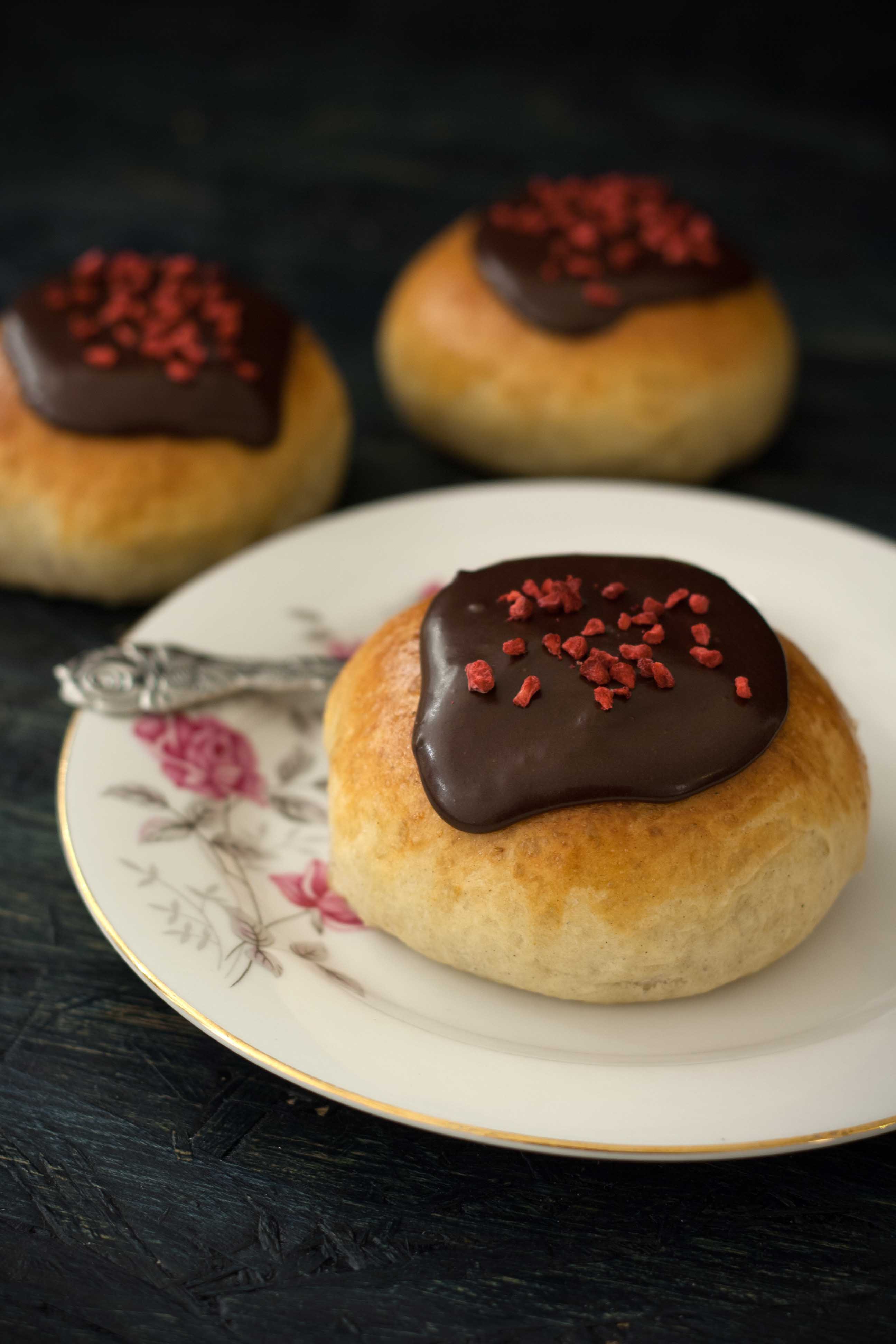 Recipe for homemade Danish Fastelavnsboller