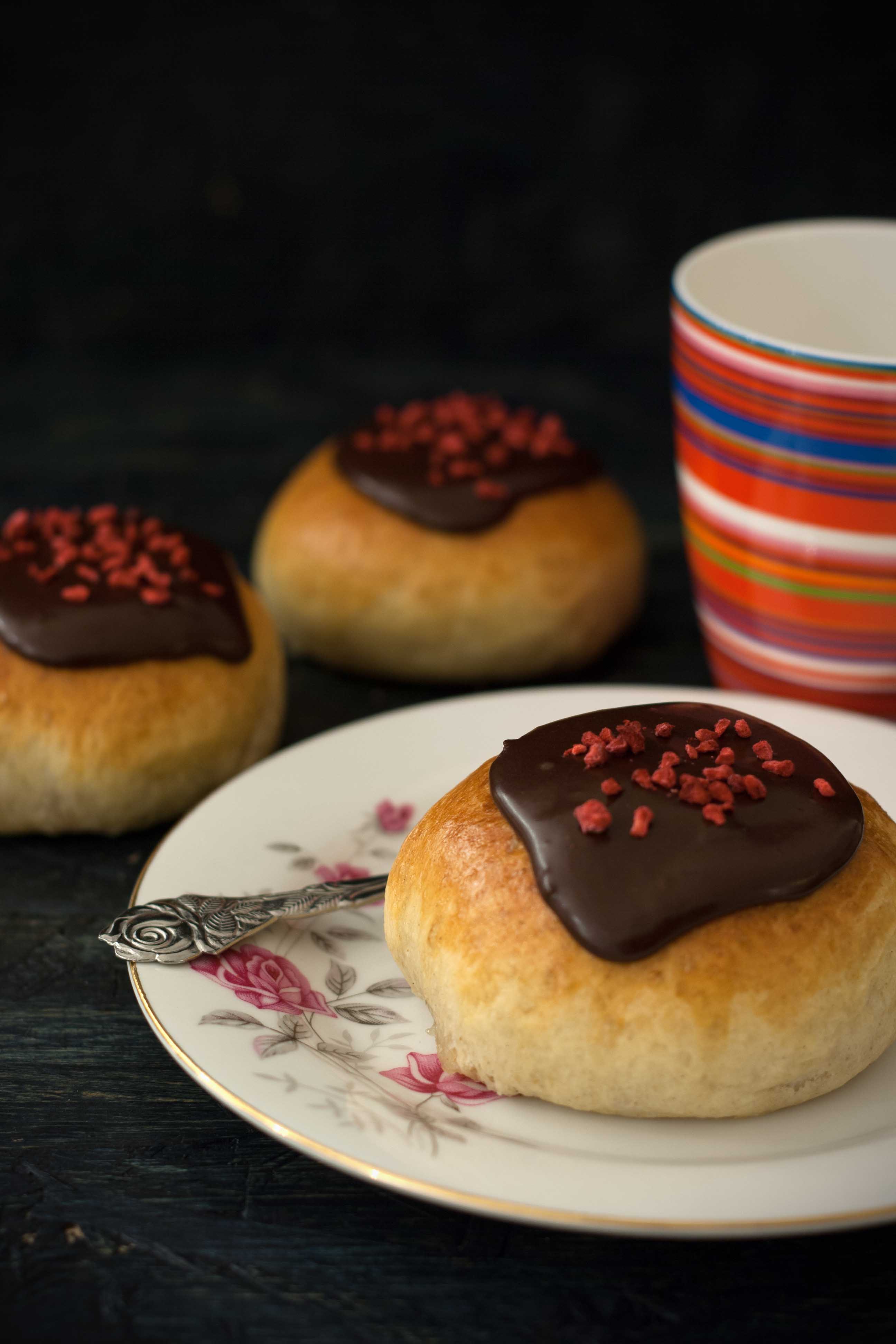 Recipe for homemade Danish Fastelavnsboller