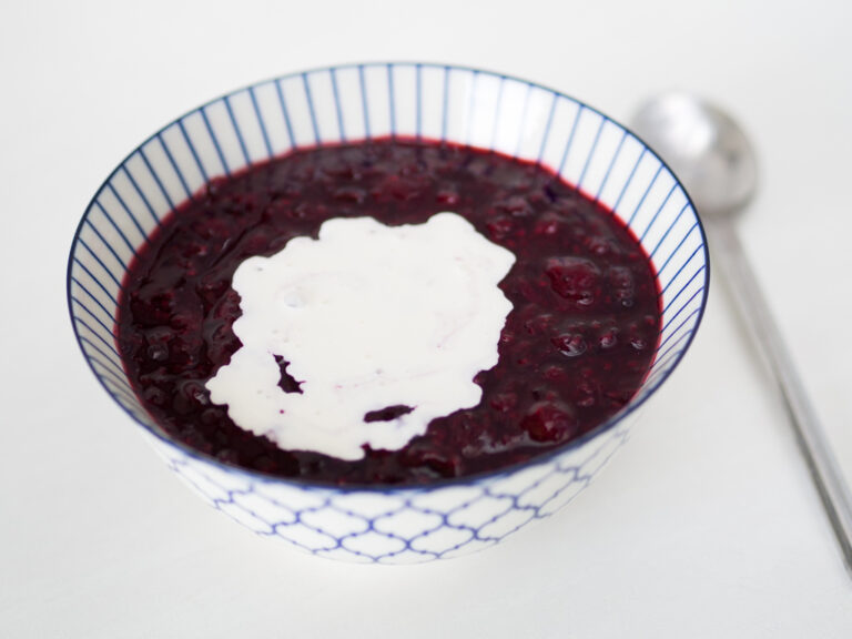 Danish Red Berry Pudding (Rødgrød med fløde) - Nordic Food & Living
