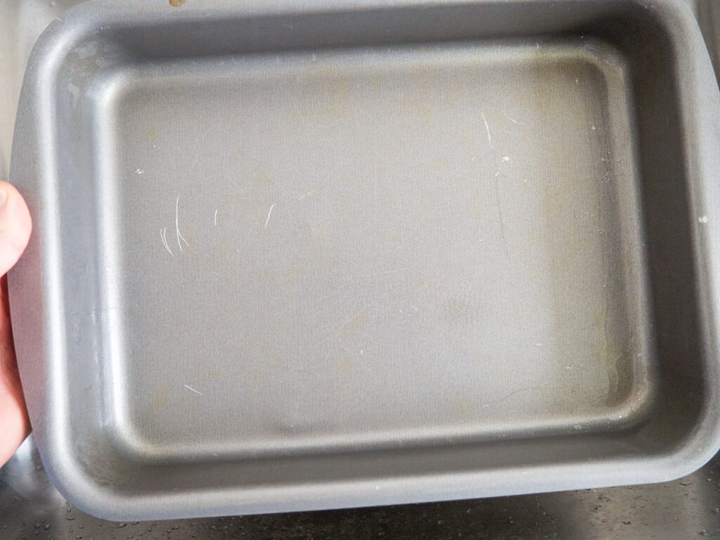 Guide How to Clean Oven Proof Pan (The Easy Way)