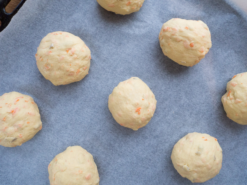 Danish Carrot Bread (Gulerødsboller)