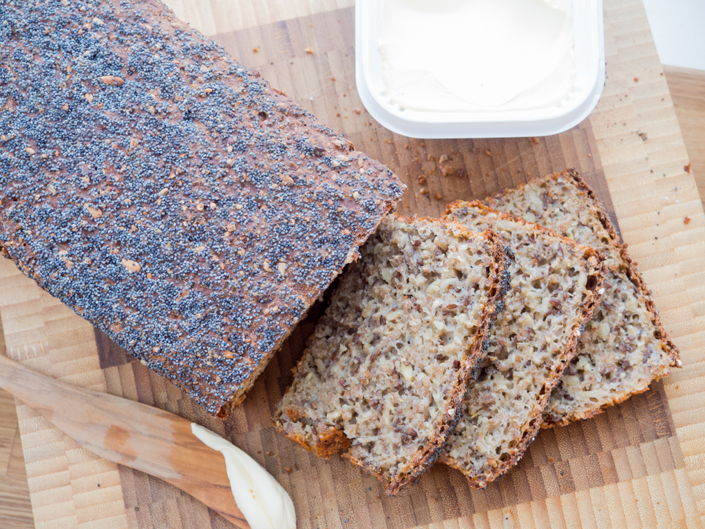 Recipe for Homemade Danish Rye Bread (The easy version)